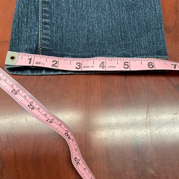 Chico’s Straight Leg Jeans Med Wash Denim Stretch Size 8 Short (Chico’s 1 Short) - Picture 8 of 9